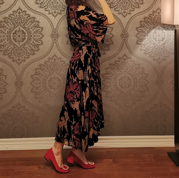 Devore velvet embroidered wrap dress - Picture 4 of 9